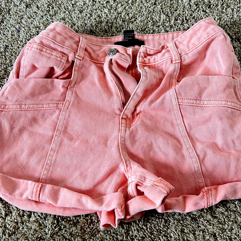 Adorable pink jean shorts